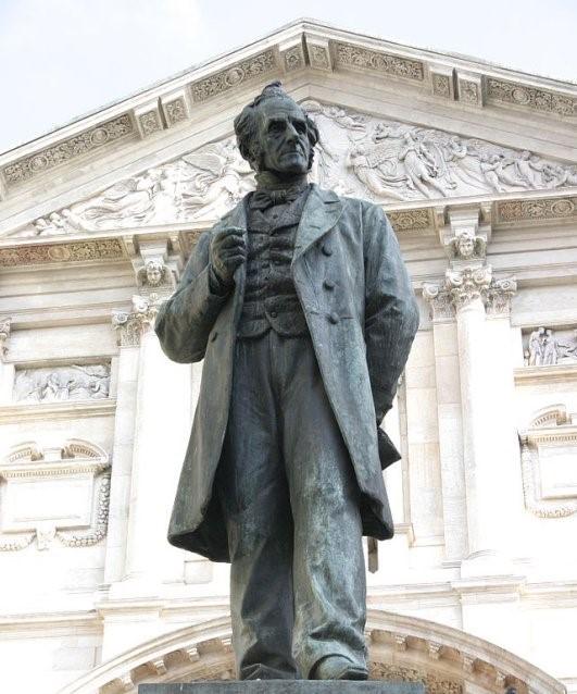 Alessandro Manzoni in piazza San Fedele